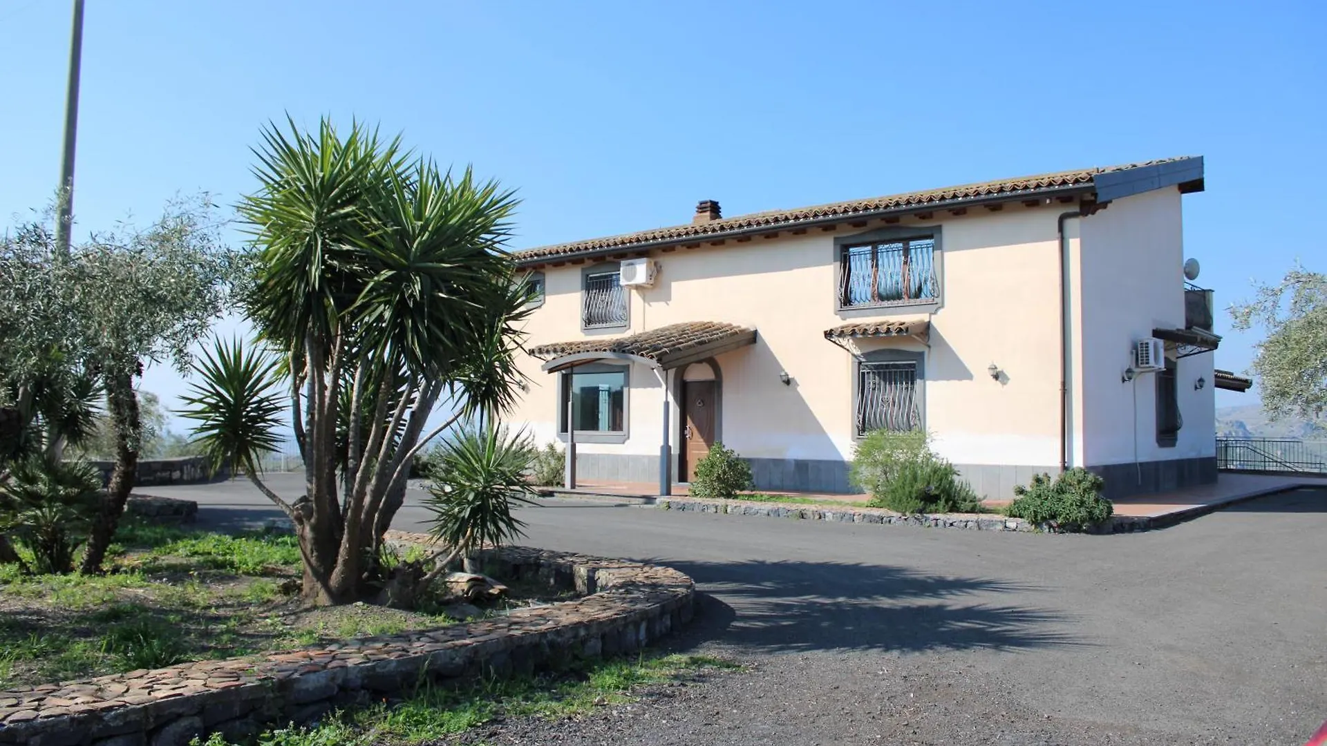 Ranch Simeto Hotel Paterno  0*, Paterno (Sicily)