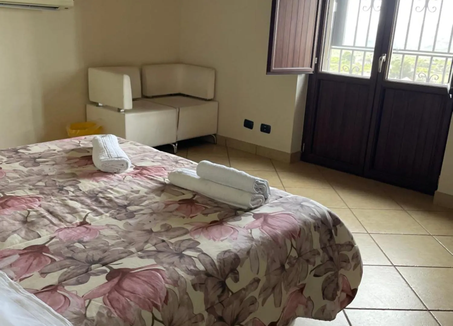Ranch Simeto Hotel Paterno  0*, Paterno (Sicily)